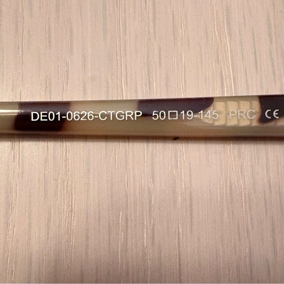 New DIFF The Noah sunglasses
- DIFF x Madi Nelson - Picture 3 of 8